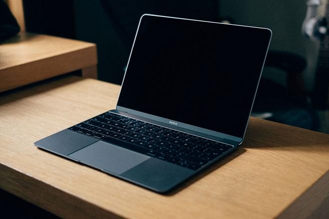 Cele mai bune laptopuri ușoare