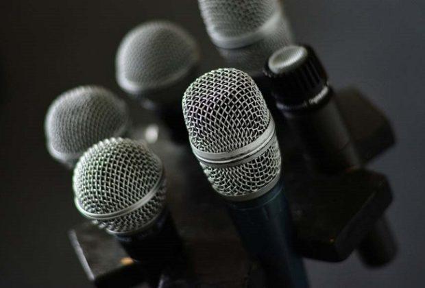 De bedste mikrofoner til karaoke